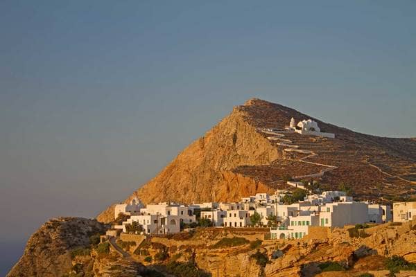 Cyclades yacht charters and sailing holidays in Folegandros