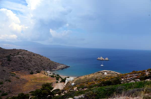 Yacht charters in the Cyclades, Sikinos and Folegandros