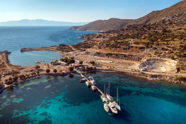 Knidos port sailing holidays (Turkey and Greece).