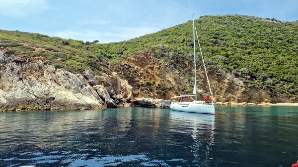 Sailing yacht charters Sporades.