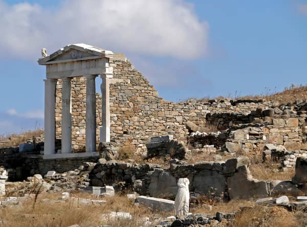 Sailing Cycladic islands: Mykonos