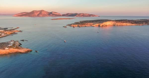 Yacht charters Lesser Cyclades