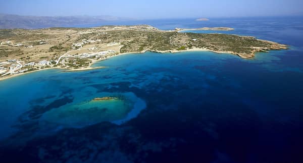 Yacht charters Little Cyclades out of Athens or Paros.