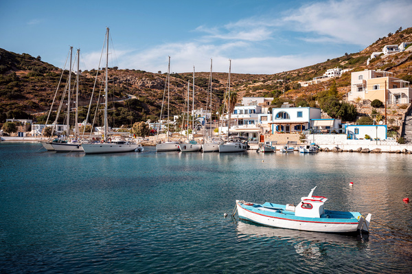 Yachting guide to Agathonisi port.