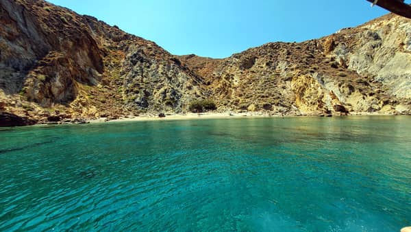 Santorini and Anafi yacht charters: Livoskopo bay